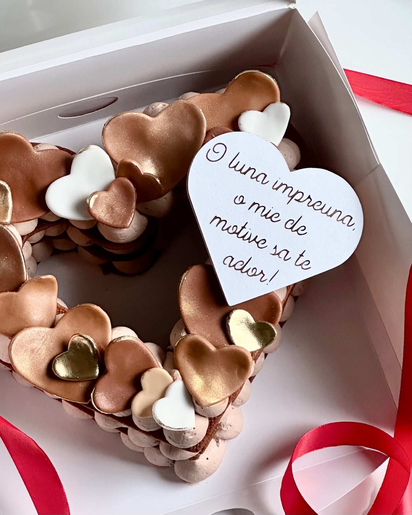 Tort LOVE STORY din foi cu miere