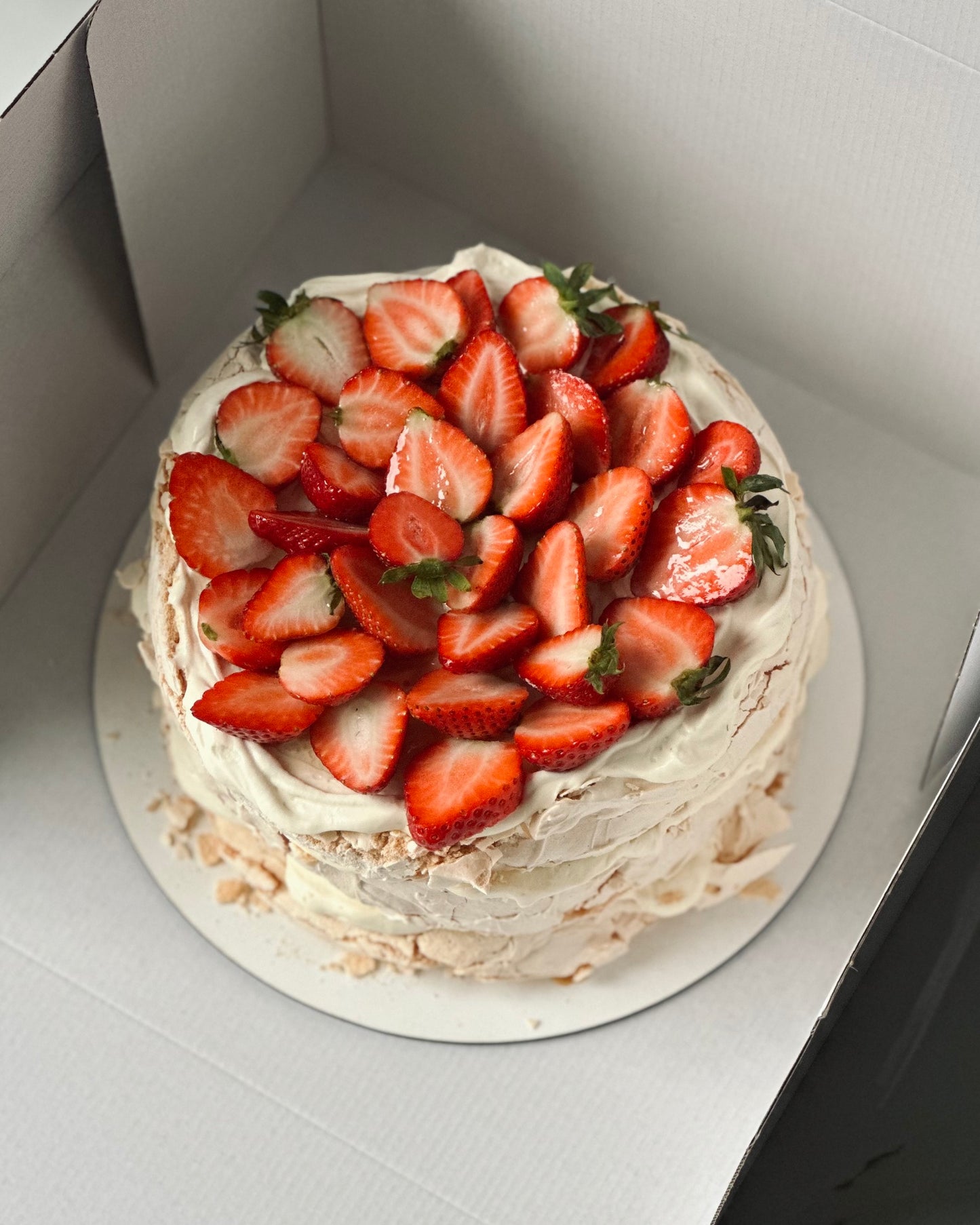Tort Bezea cu fructe roșii (fără gluten)