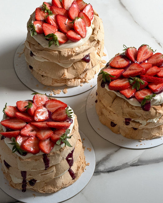 Tort Bezea cu fructe roșii (fără gluten)