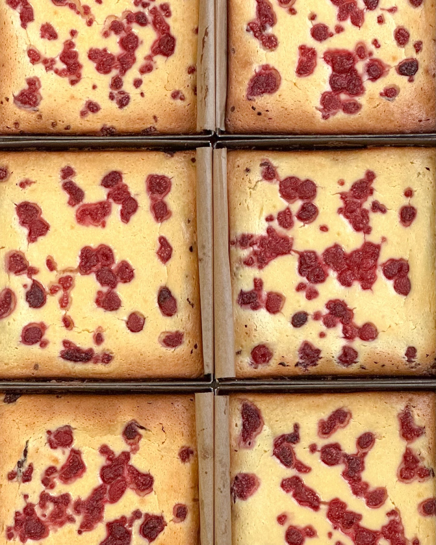 Brownie Cheesecake cu zmeură