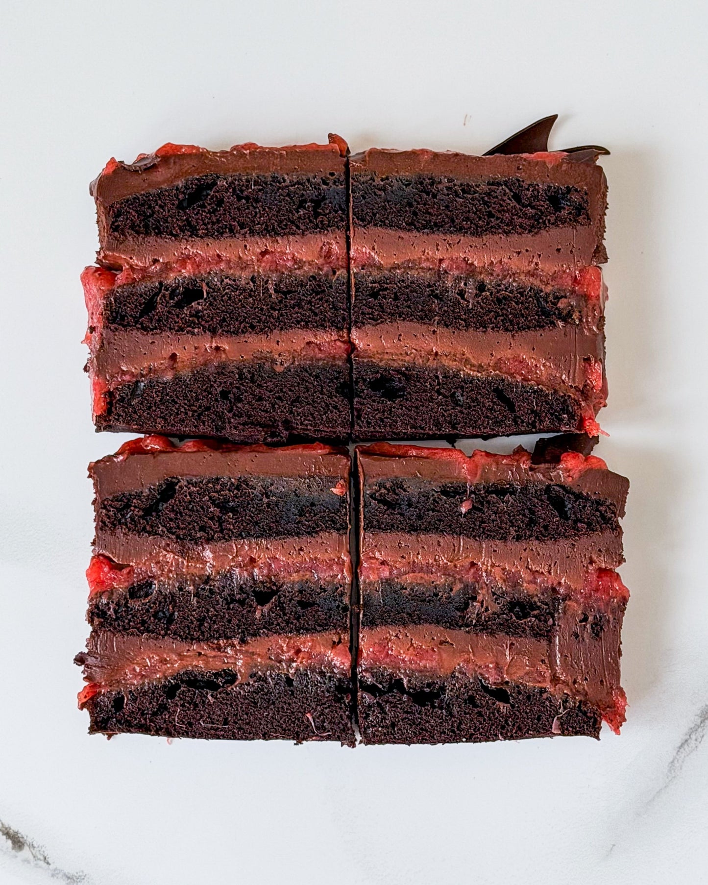 Mini tort vegan Brownie & Căpșuni| Ediția Florii & Paște