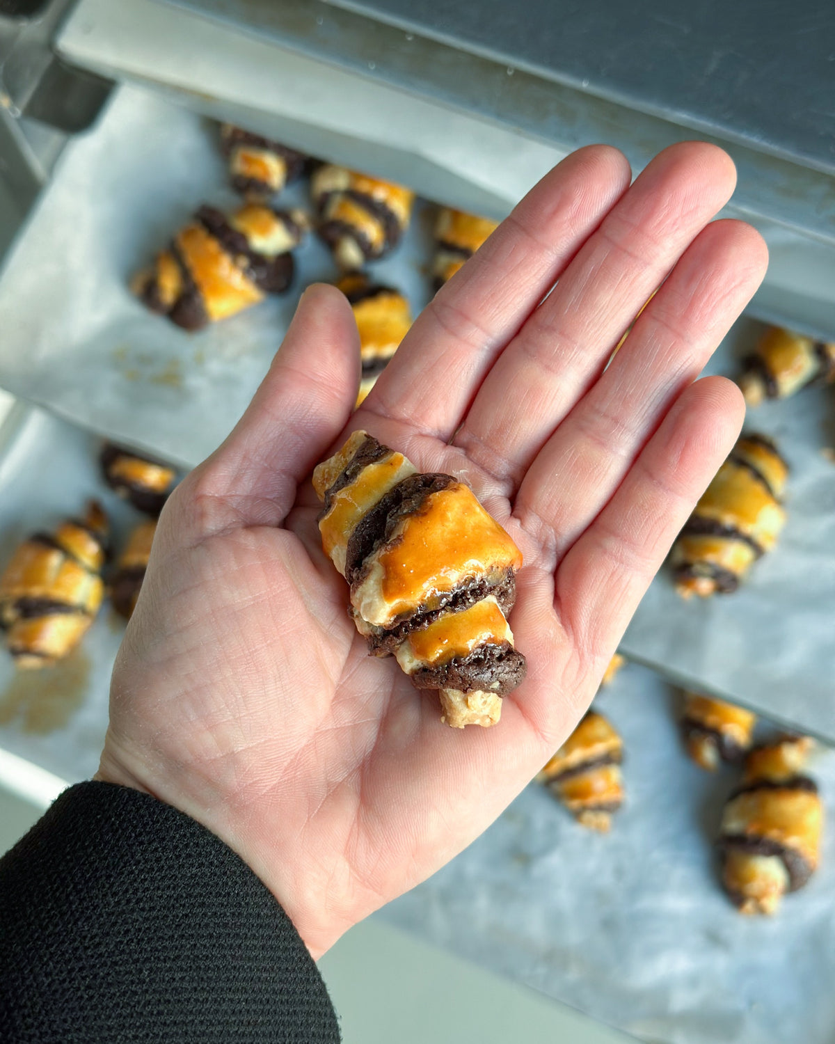 Cornulețe Rugelach cu ciocolată si nucă