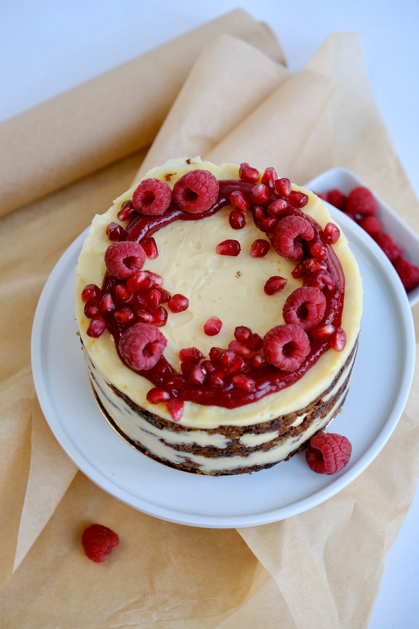 Tort vegan Carrot Cake portocală & zmeură